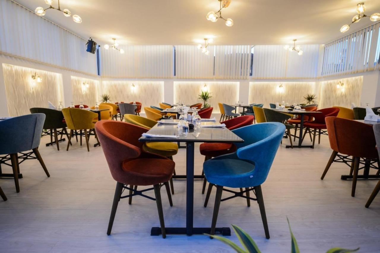 Casa On Hotel Năvodari Buitenkant foto