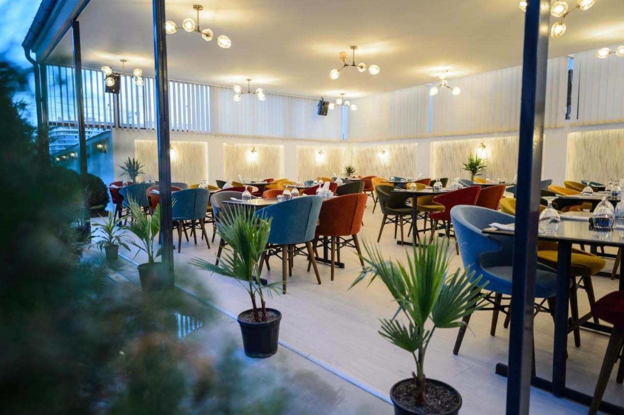 Casa On Hotel Năvodari Buitenkant foto