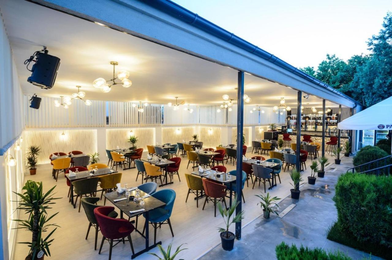 Casa On Hotel Năvodari Buitenkant foto