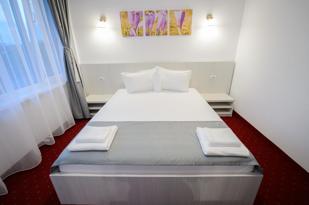 Casa On Hotel Năvodari Buitenkant foto