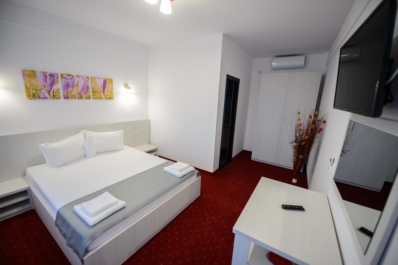 Casa On Hotel Năvodari Buitenkant foto